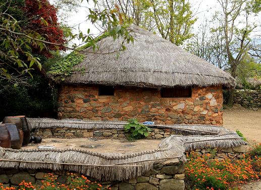 é������